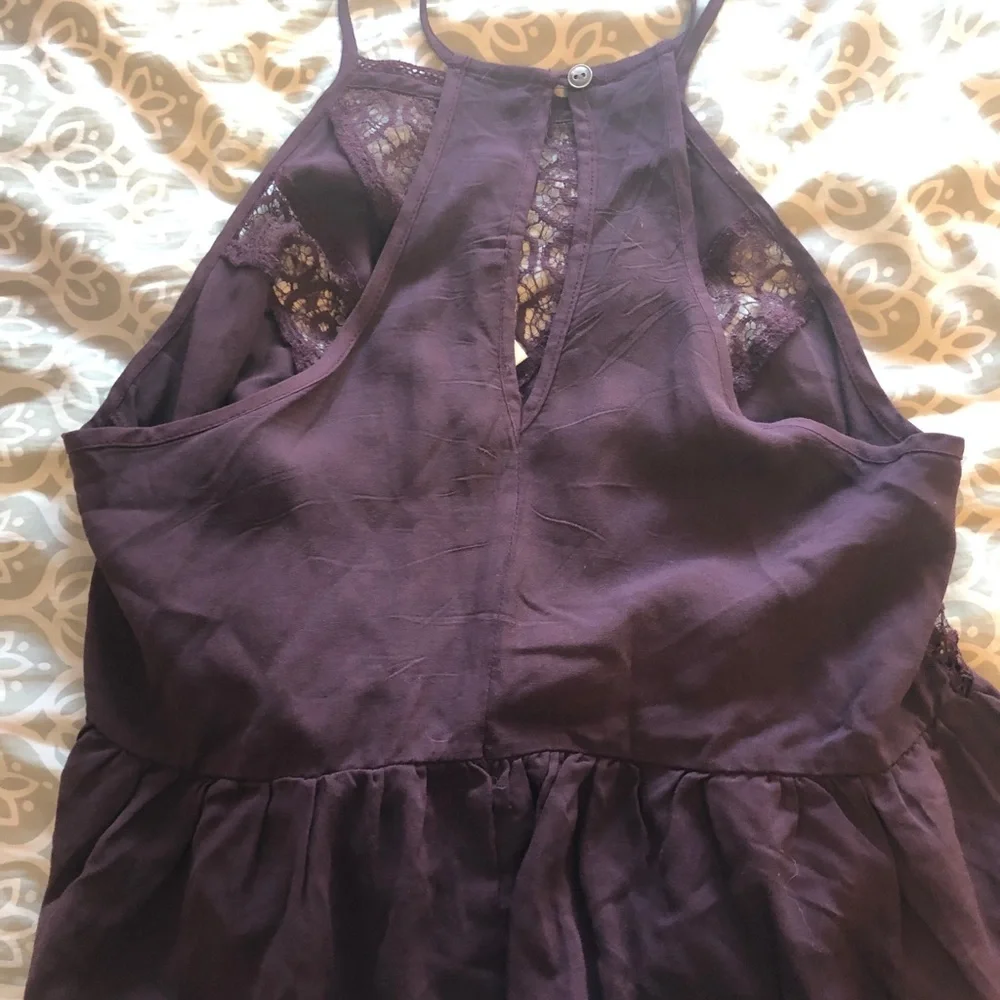 Maroon Pacsun crop top blouse with lace detailing - Picture 3 of 3